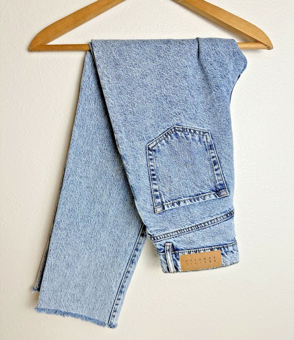 PacSun High Rise Straight Leg Jeans Women's Sz 25 Light Wash Raw Hem 100% Cotton